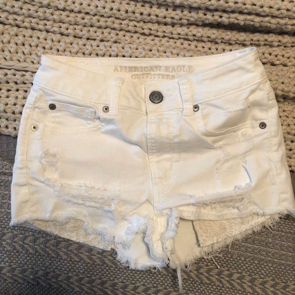 AMERICAN EAGLE White Shorts